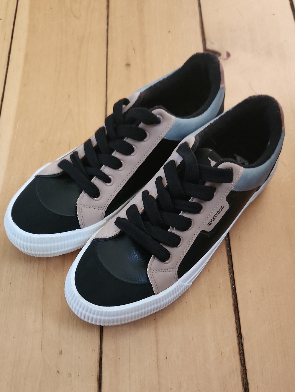Rocket Dog Women's Low-Top Sneakers in Black, Pink, White